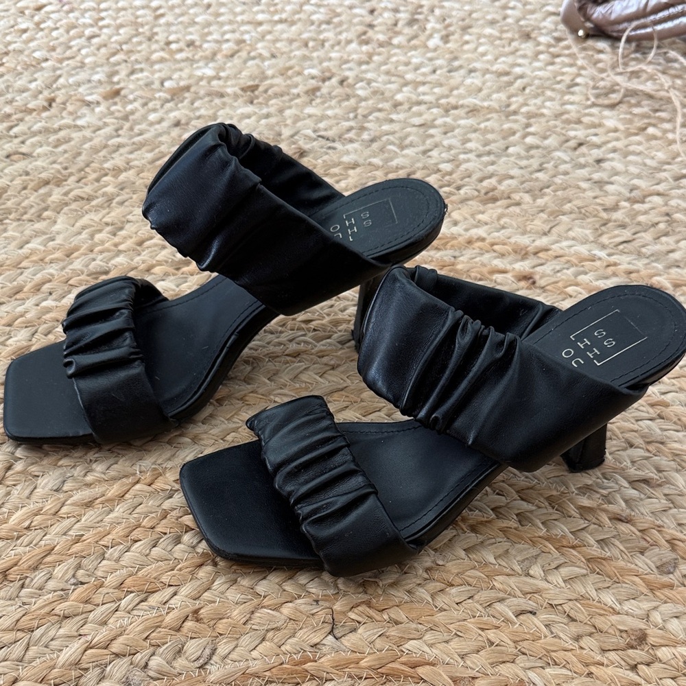 ShuShop Black Ruffled Heels